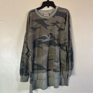 Dantelle Camo Print Oil Dye Side Vent Pullover Top Long Sleeve Medium D2183